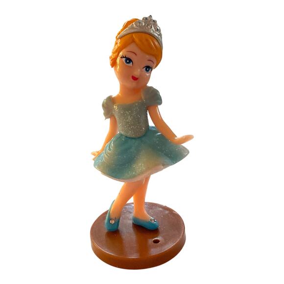 Disney Princess Gift Set – Figurines, Activity Books, Tote Bag, Stickers & More - Picture 5 of 11